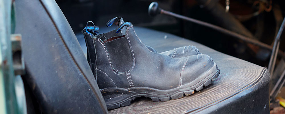 best laceless work boots